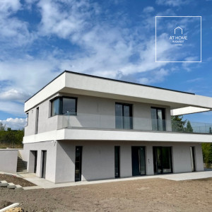 Newly built, garden-connected panoramic detached house for sale in the 2/A district of Budapest, Budaliget