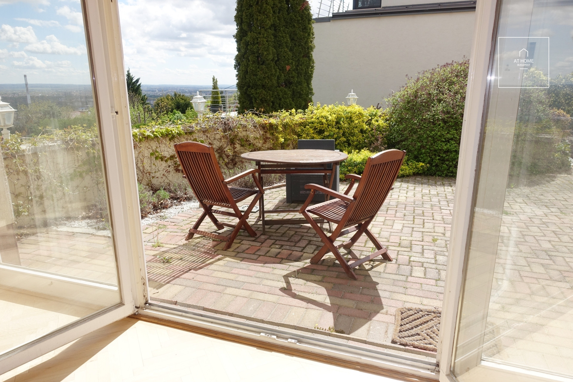 Panorámás családi ház Testvérhegy egyik legszebb részén, III. kerület, Budapest