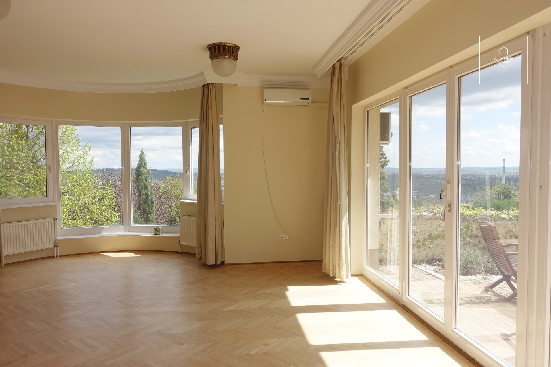 Panorámás családi ház Testvérhegy egyik legszebb részén, III. kerület, Budapest