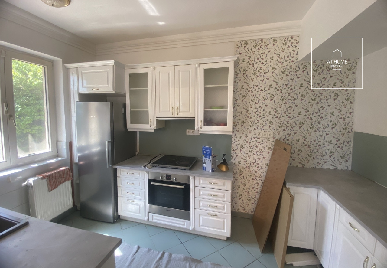 Panorámás családi ház Testvérhegy egyik legszebb részén, III. kerület, Budapest