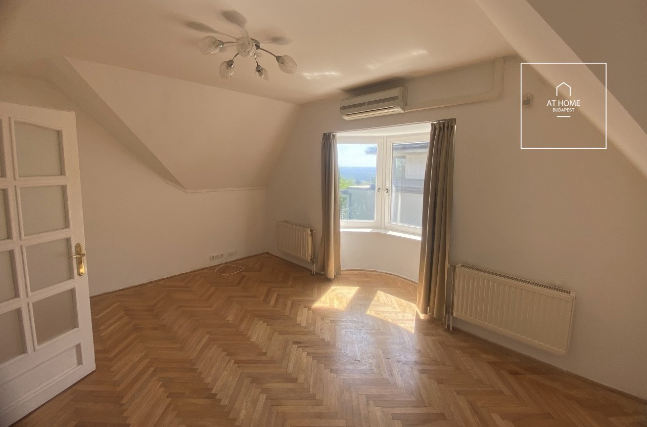 Panorámás családi ház Testvérhegy egyik legszebb részén, III. kerület, Budapest