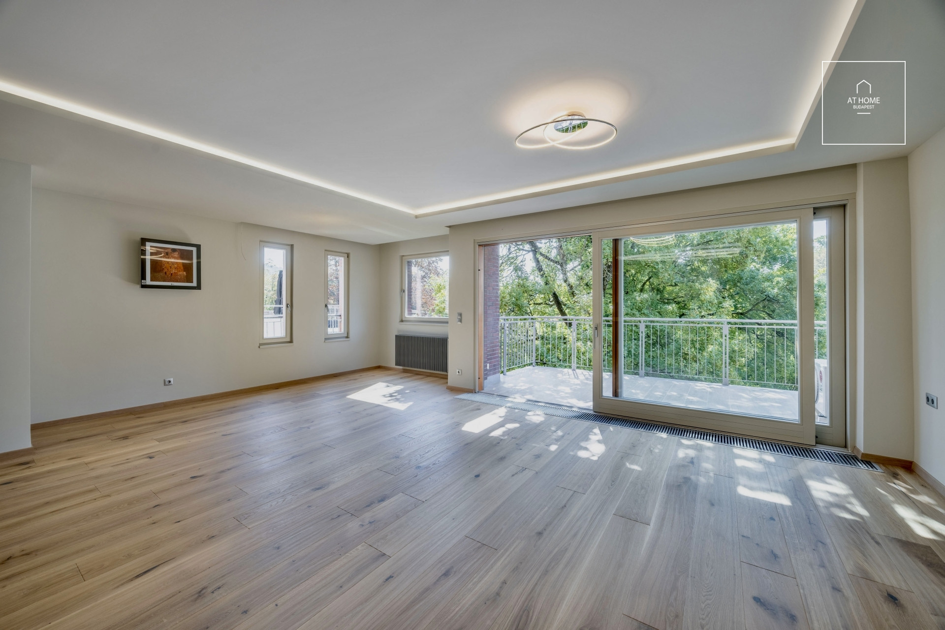 Prémium belső kétszintes lakás óriási tetőterasszal , Zöldövezetben, 2 kerület