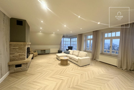 Renovated 186 m², two-story apartment with 4 bedrooms in District I