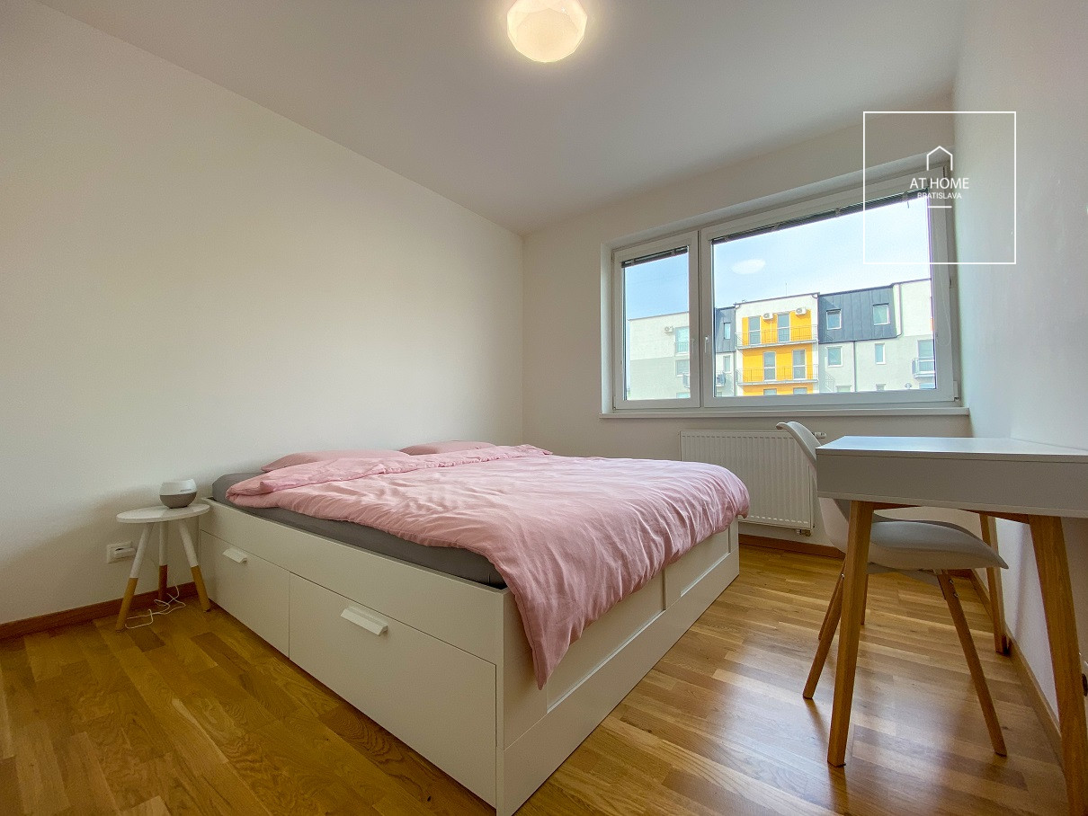 Šamorín, byt 3+kk s balkónom v novostavbe, zariadený