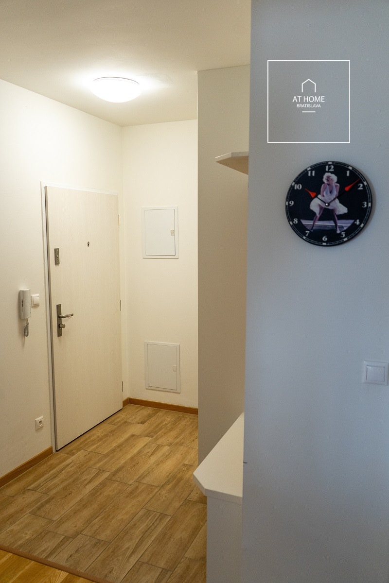 Šamorín, byt 3+kk s balkónom v novostavbe, zariadený