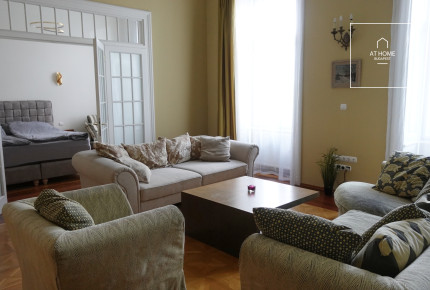 2 bedroom classical style apartment for rent in the II district on the bank of the Danube, Budapest