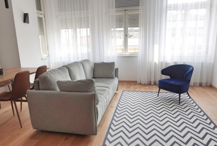 One-bedroom luxury apartment close to the Parlament for short term rent