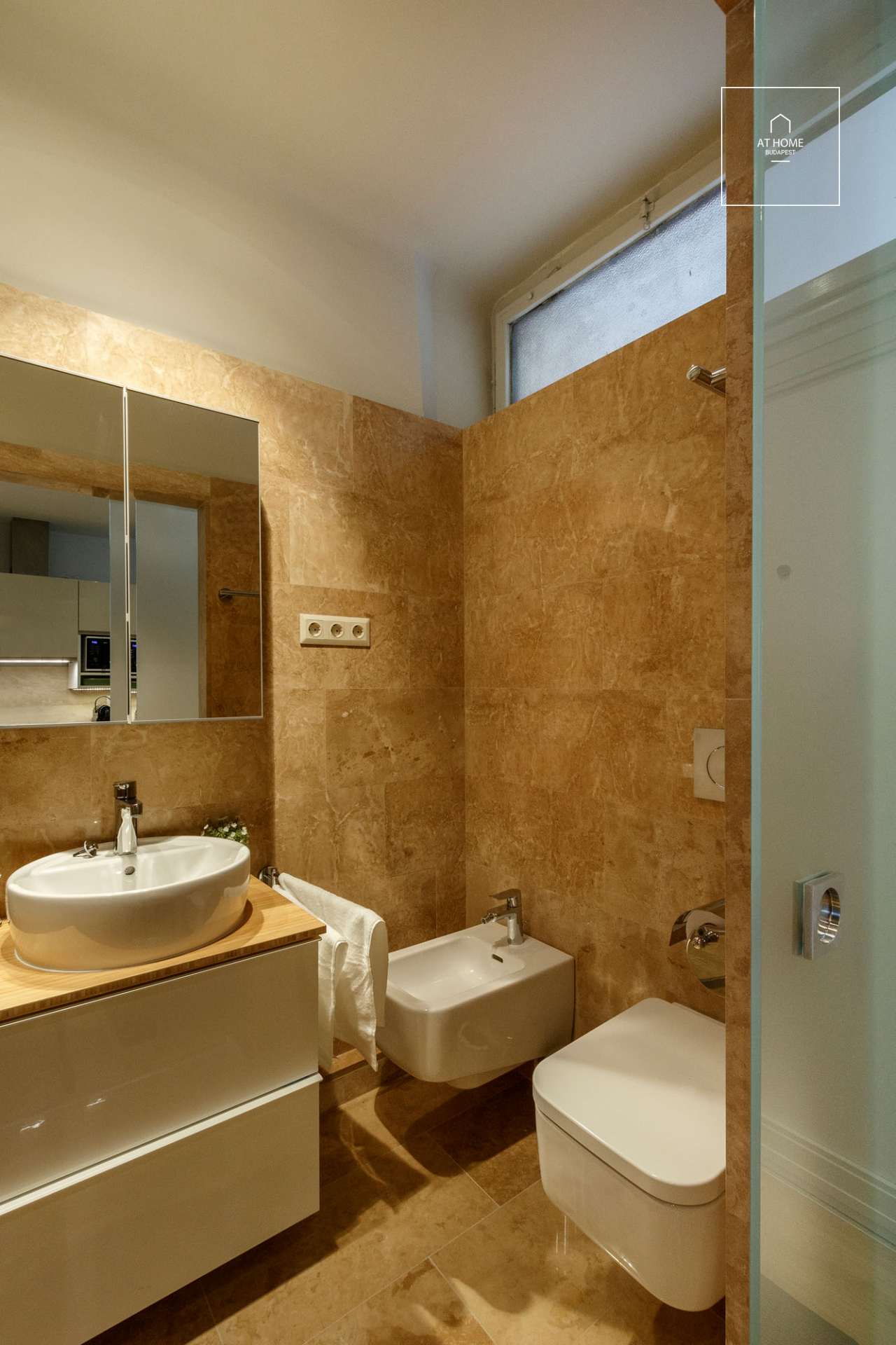 Studio apartment for rent near Buda Castle, Budapest 1st district.