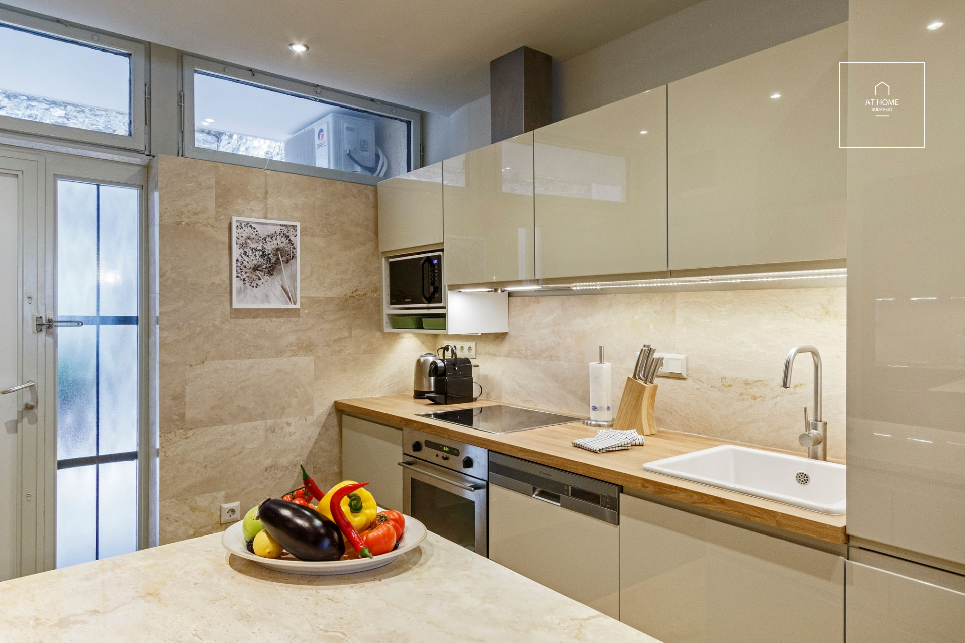 Stúdió lakás kiadó a Budai vár közelében, Budapest I. kerület.