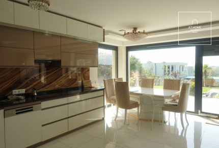 Exclusive, Like-New 3-Apartment Condominium for Sale in District XI, Gazdagrét – Premium Quality, Panoramic Views,  Pool