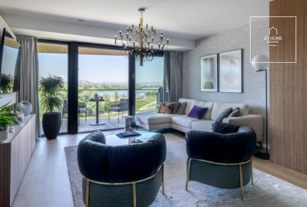 A three-bedroom luxury apartment with a panoramic view of the Danube is available for rent in the 13th district of Budapest, Vizafogo