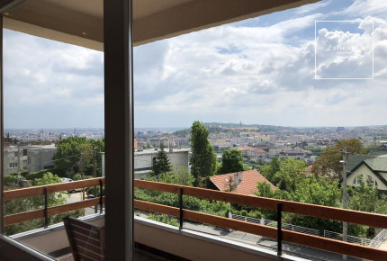 Two-bedroom premium apartment with panoramic views for rent in Budapest\'s 2nd district, Rézmál