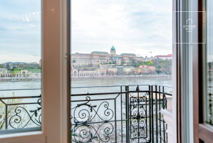 Three-bedroom luxury apartment with a panoramic view of the Danube, Budapest V. district Lipótváros