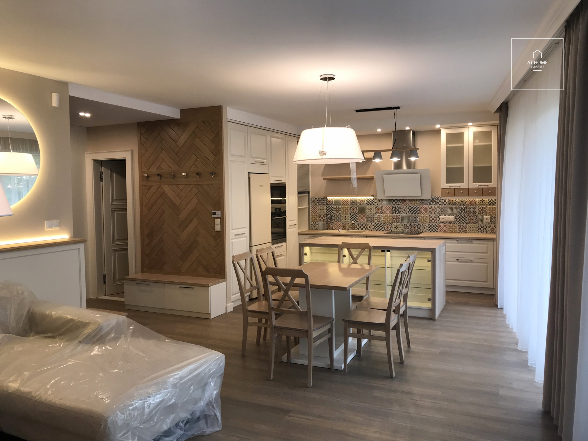 Felújított 1 hálószobás lakás kiadó a Rózsadombon