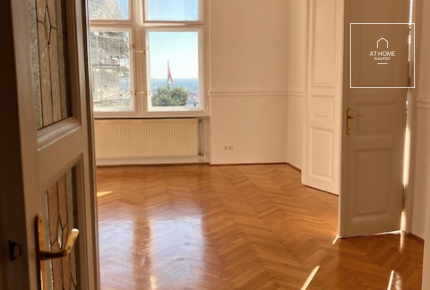 Two-bedroom apartment in the Buda Castle in District I.