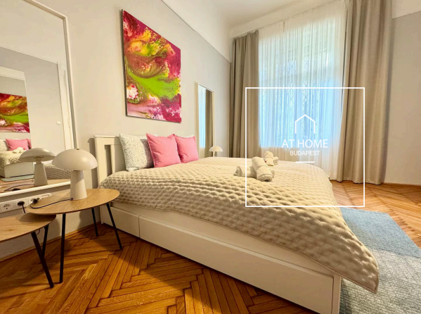 Renovated 124m² 3-bedroom apartment in the VI district, Terézváros