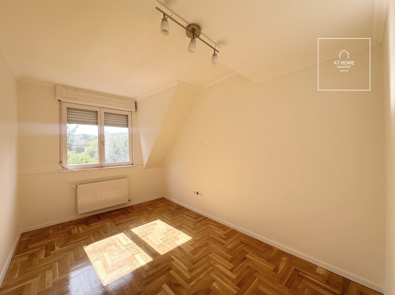 Elegant semi-detached house for rent Budapest II. district, Nyék