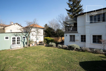 Klasszikus stílusú villaépület nagy telekkel II. kerület, Kurucles