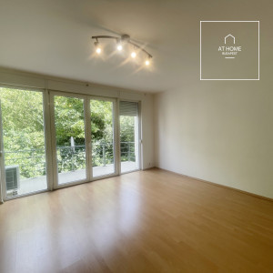 A charming apartment with a balcony for sale in District 1 of Budapest, near the Castle