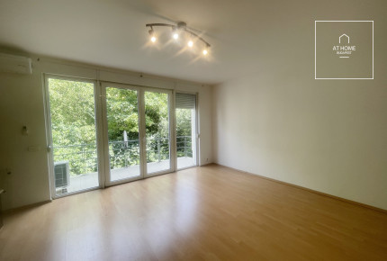A charming apartment with a balcony for sale in District 1 of Budapest, near the Castle