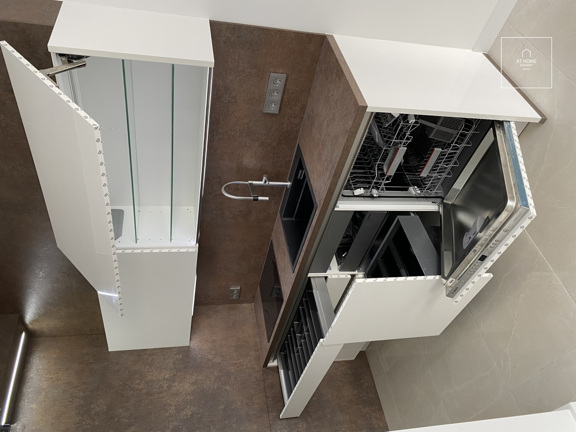 3 hálószobás lakás saját kerttel kiadó Budapest XII. kerület Németvölgy