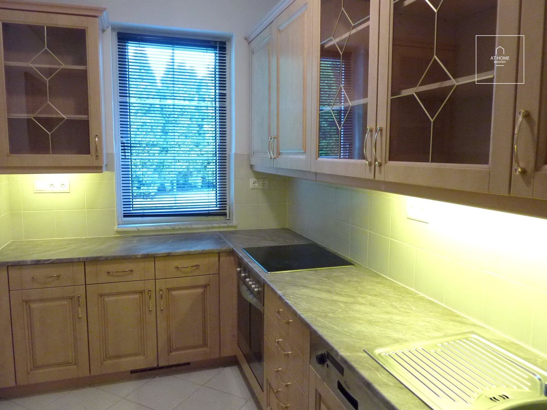 Stunning row house for rent Budapest II. district, Pálvölgy