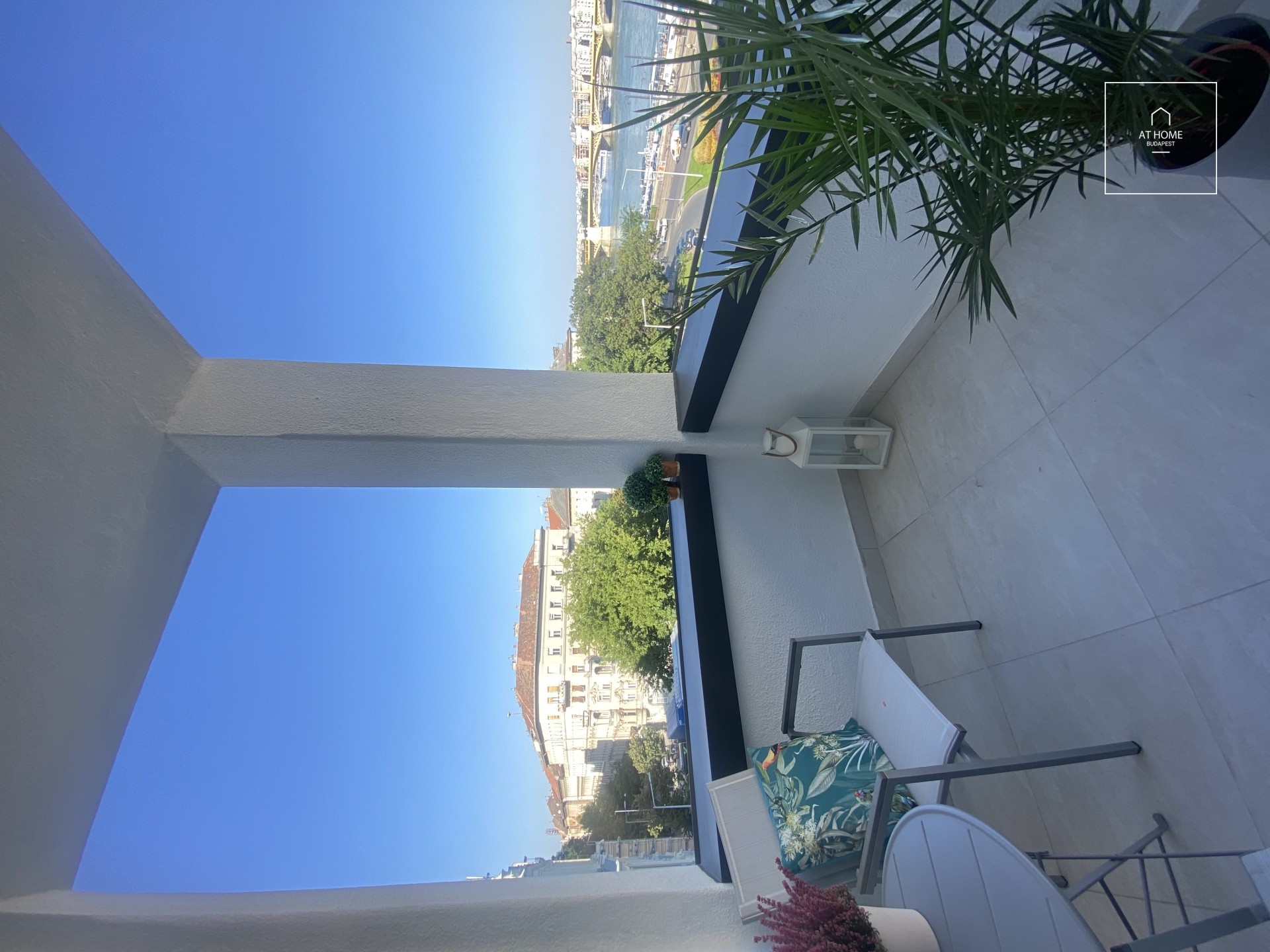 Panoramic two-bedroom premium apartment for rent Budapest II. district Víziváros