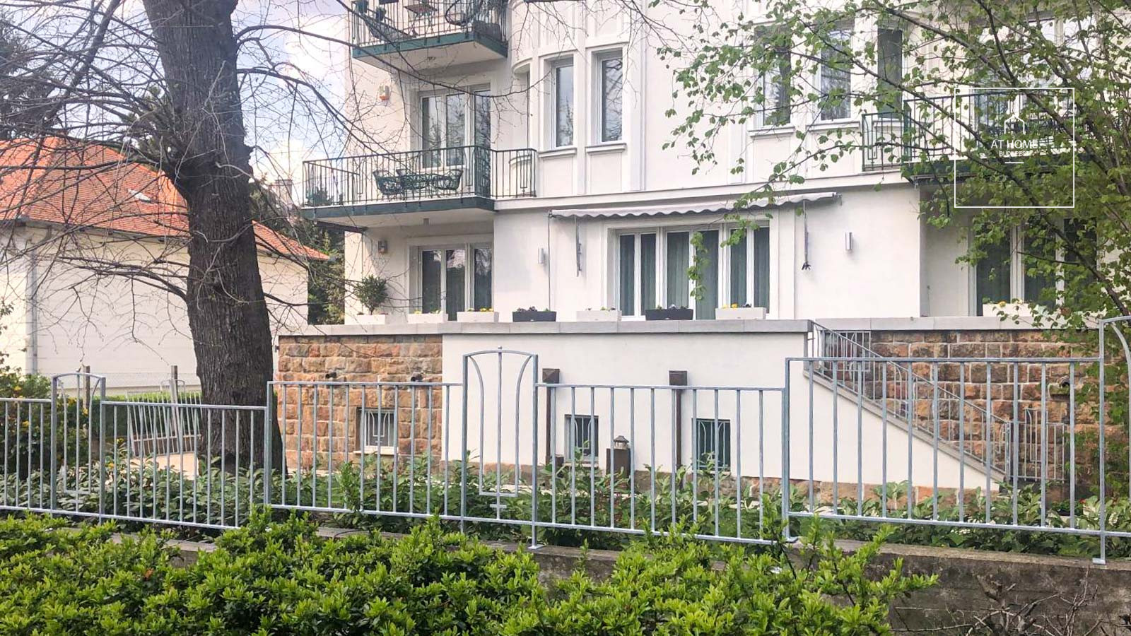Refurbished beautiful 2-bedroom apartment for rent in Budapest II. district