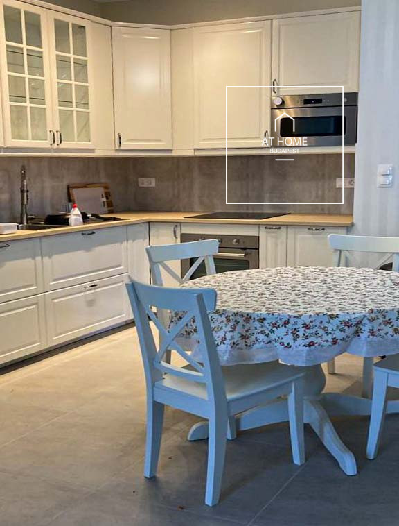 Refurbished beautiful 2-bedroom apartment for rent in Budapest II. district