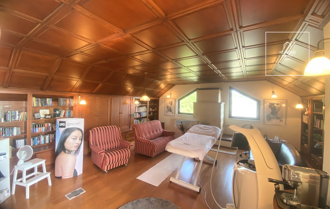 Városi panorámás 350nm-es családi ház gondozott kerttel XII. kerület, Mártonhegy