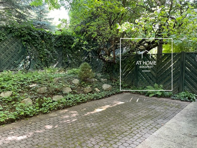 Exclusive semi-detached house for rent  II/A. district, Remetekertváros