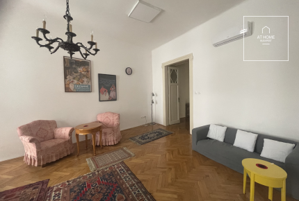Renovated, elegant classic apartment in the heart of Budapest’s 5th district.