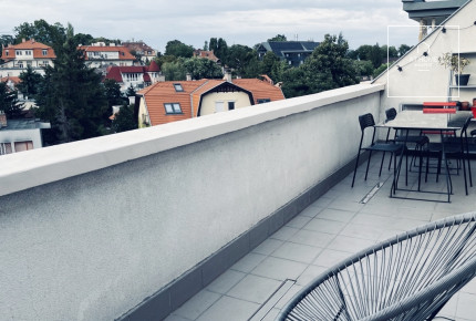 Két teraszos, panorámás tetőtéri lakás kiadó Budapest I. kerület, Naphegy