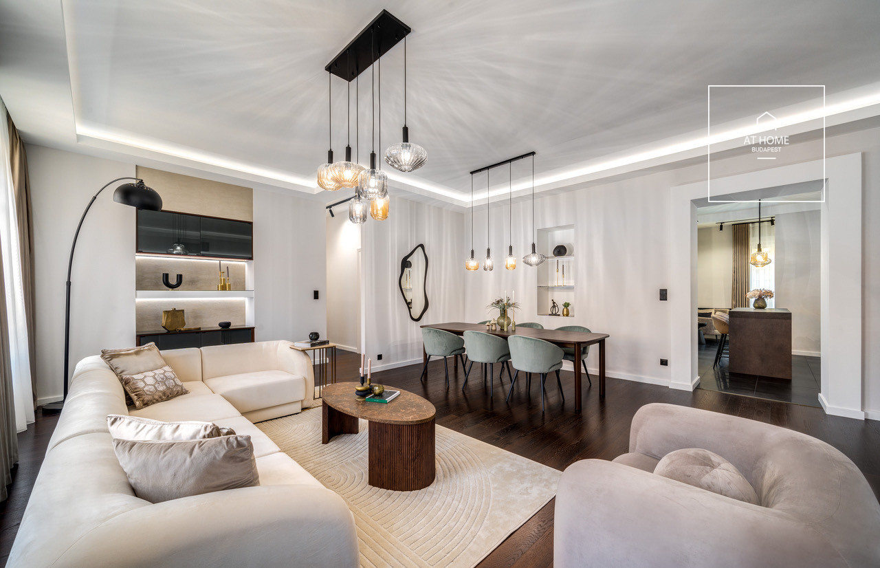 Renovated 120 sqm 2-Bedroom Apartment in District V, Lipótváros
