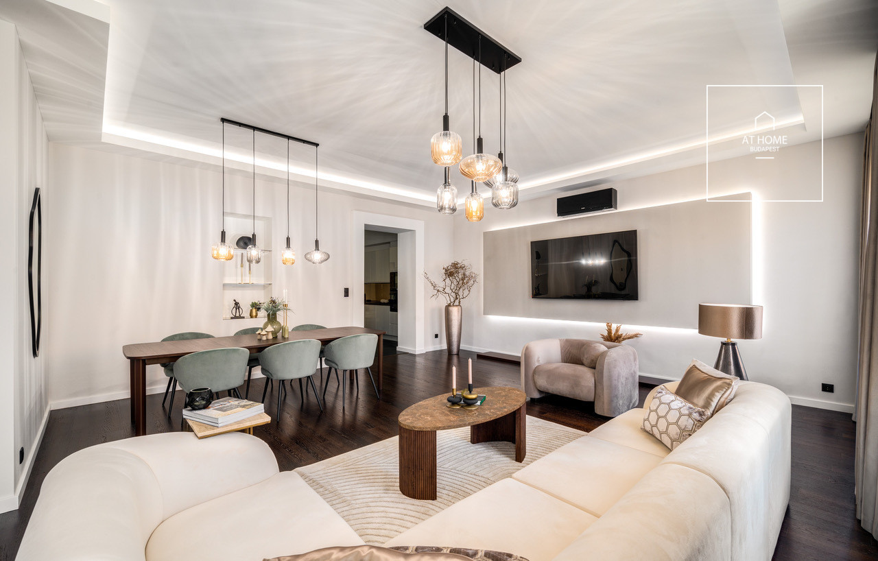 Renovated 120 sqm 2-Bedroom Apartment in District V, Lipótváros