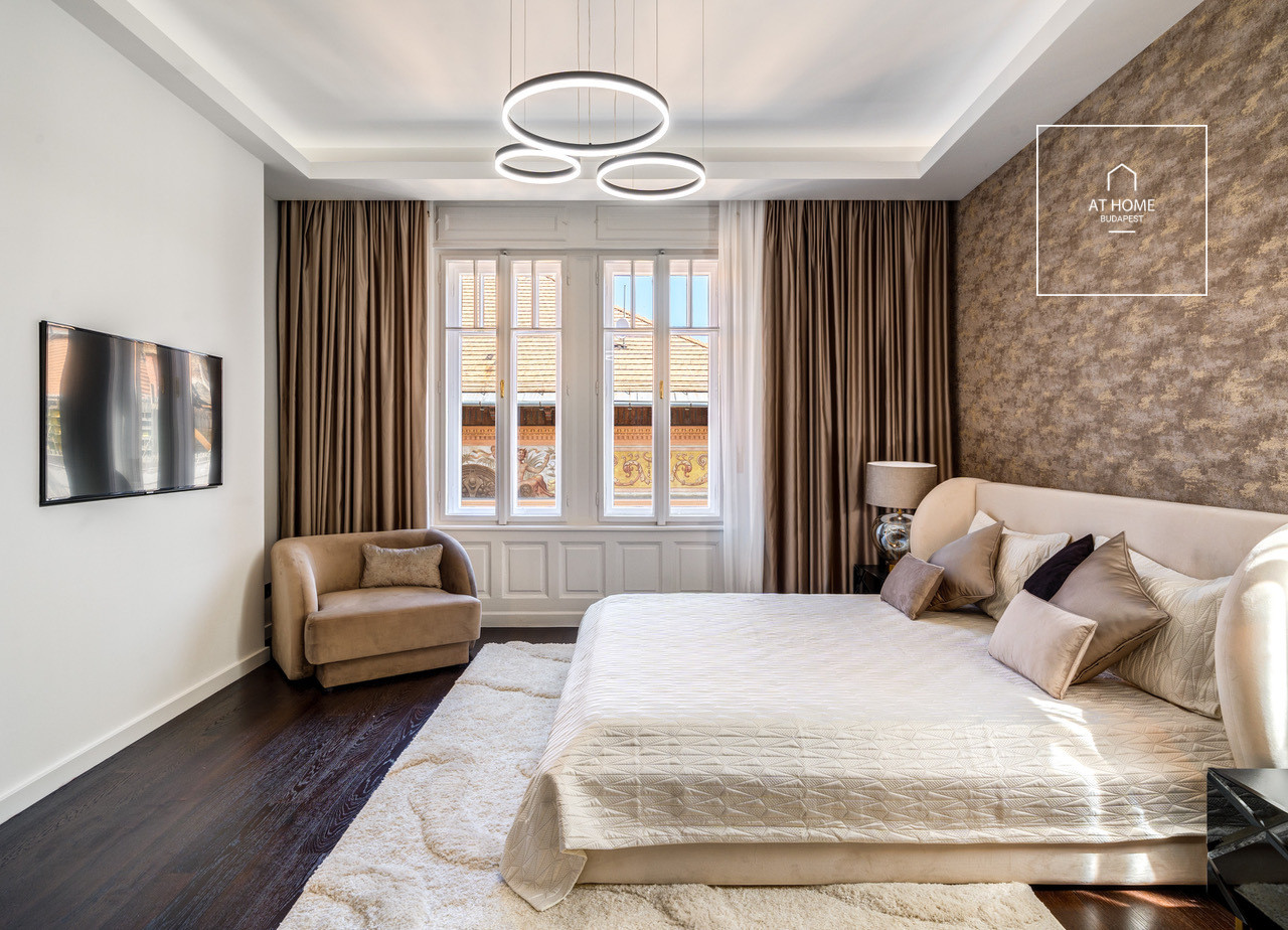 Renovated 120 sqm 2-Bedroom Apartment in District V, Lipótváros