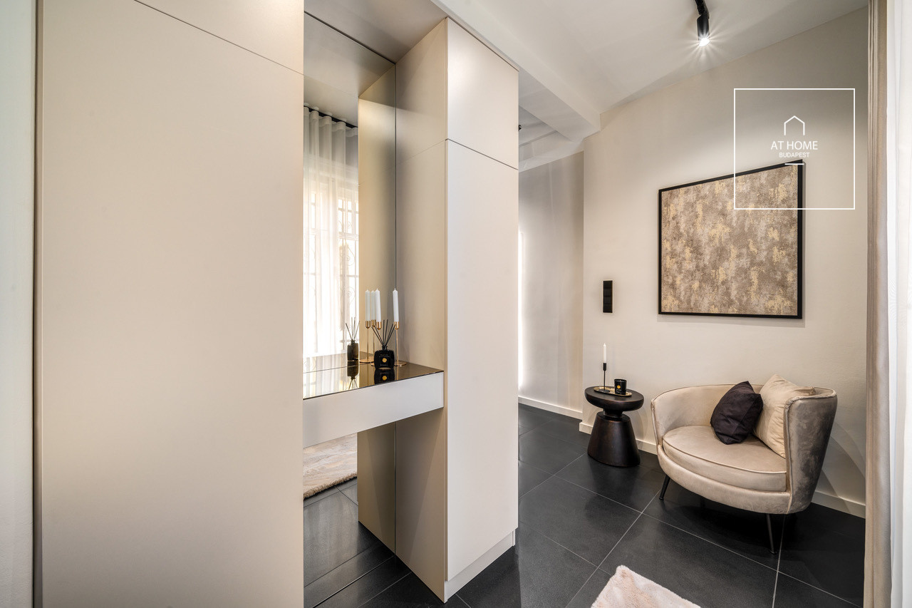 Renovated 120 sqm 2-Bedroom Apartment in District V, Lipótváros