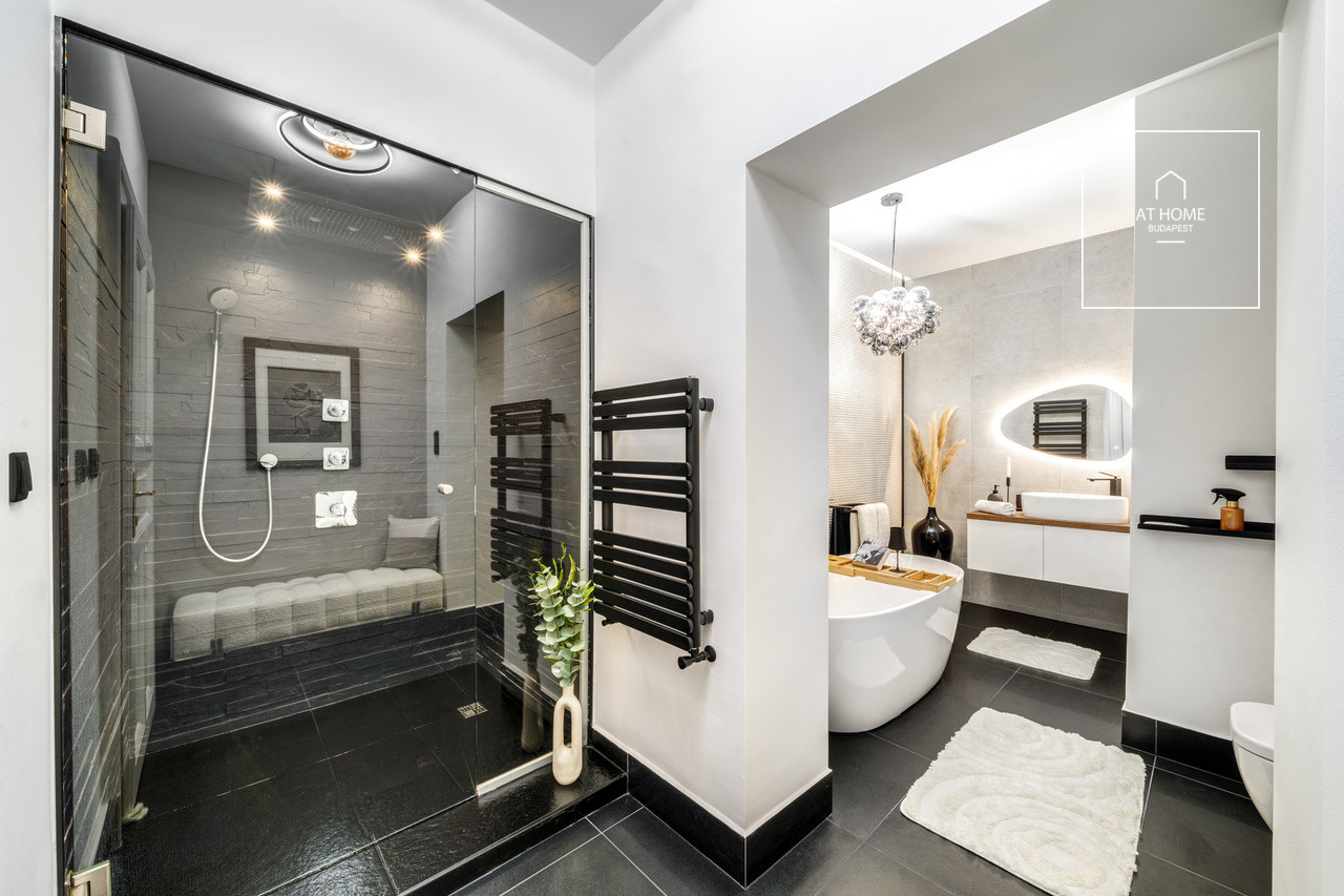 Renovated 120 sqm 2-Bedroom Apartment in District V, Lipótváros