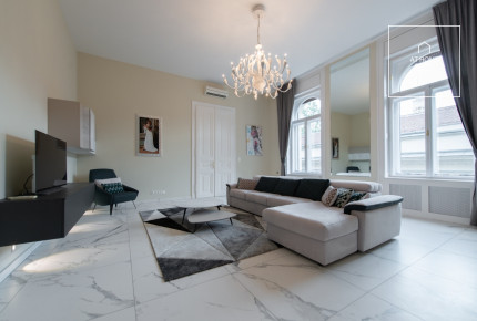 Renovated 160 sqm 3-Bedroom Classical Apartment in District V, Inner City