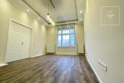 Felújított 105nm-es 2 hálószobás lakás erkéllyel V. kerület, Belváros