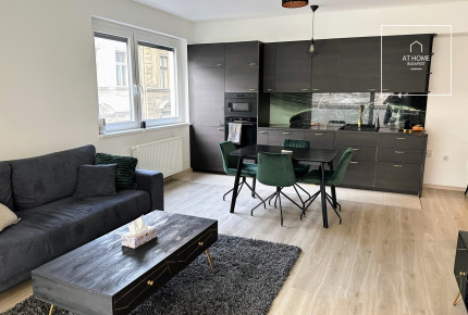 78 sqm 3-bedroom apartment with a terrace, District VI, Terézváros
