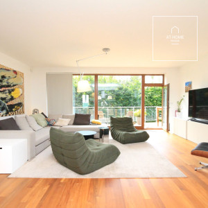 Charming 3-bedroom apartment with terrace in villa, Prague 6, Břevnov