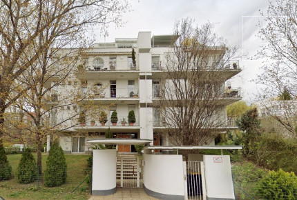Bauhaus-style 2-bedroom apartment for sale in District XI, Sasad