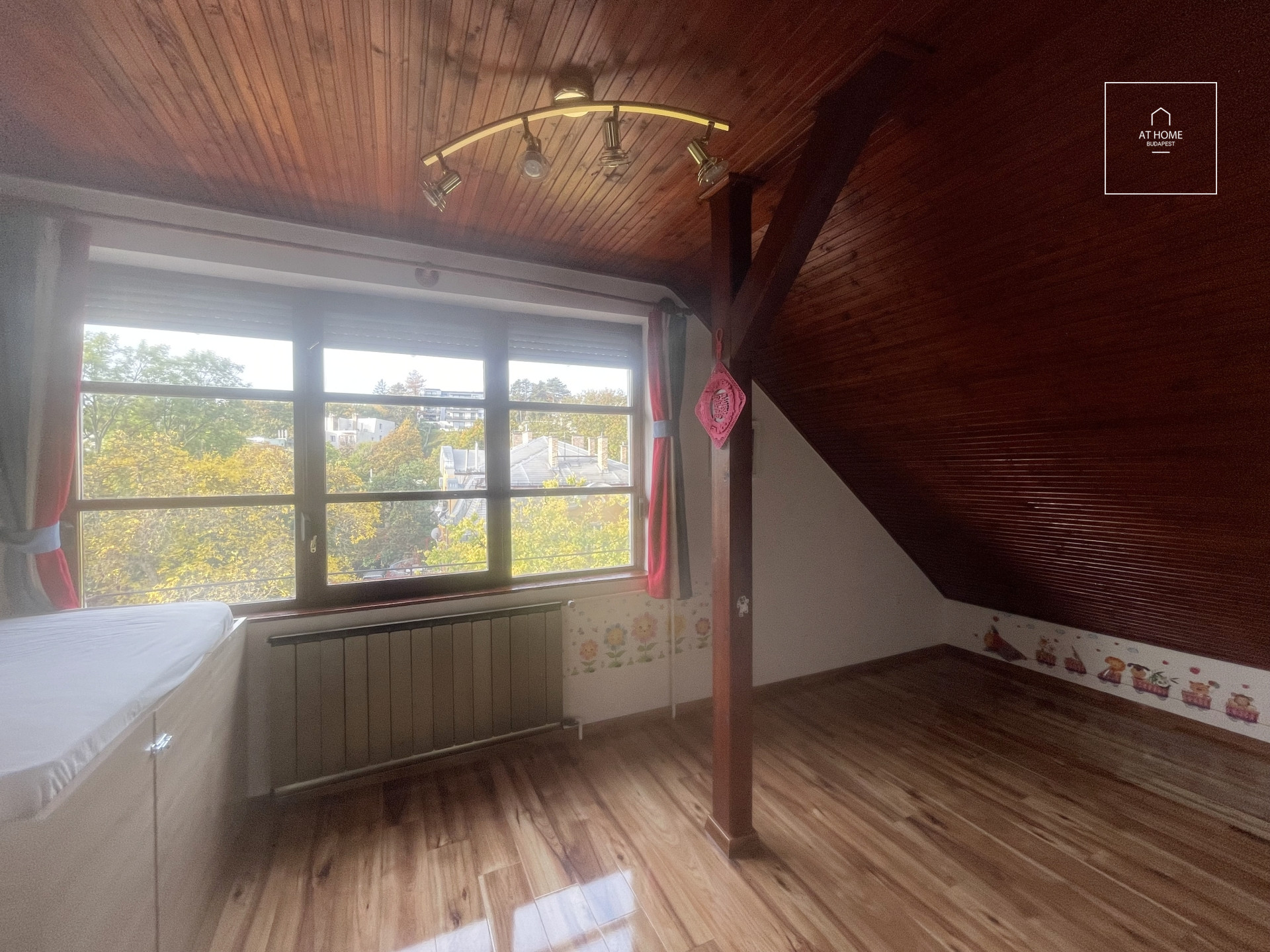 Panoramic house in Budapest, 2nd district, Rézmál.