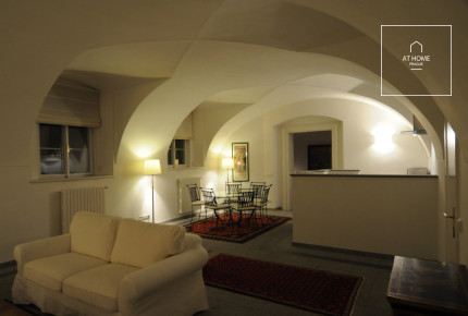 Apartment with private small garden, Malá Strana