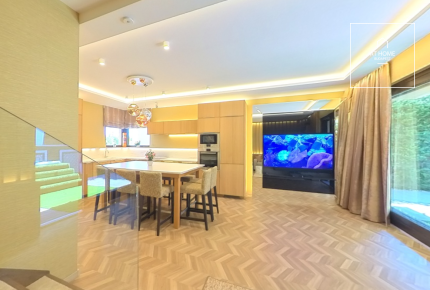 Fully renovated 110 sqm luxury apartment in a green residential area of the 3rd district