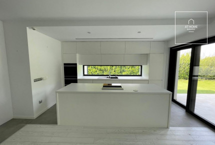 Panoramic Family House with Views of Buda in District II/A, Budaliget