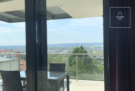 Bright 3-Bedroom Apartment with Terrace on Gellérthegy