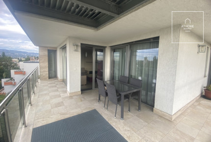 Bright 3-Bedroom Apartment with Terrace on Gellérthegy