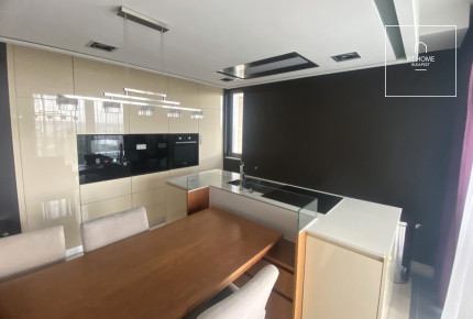 Bright 3-Bedroom Apartment with Terrace on Gellérthegy